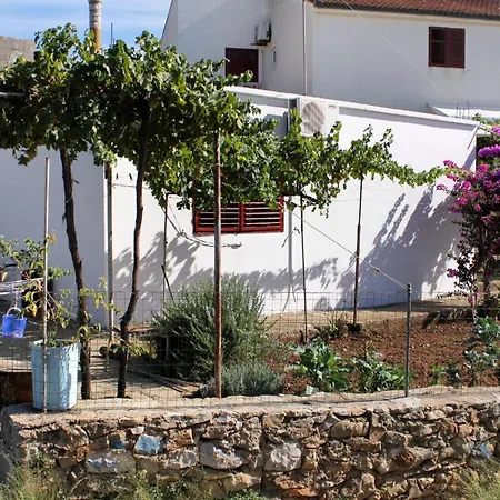 Apartamento By The Sea Sucuraj, Hvar - 5671